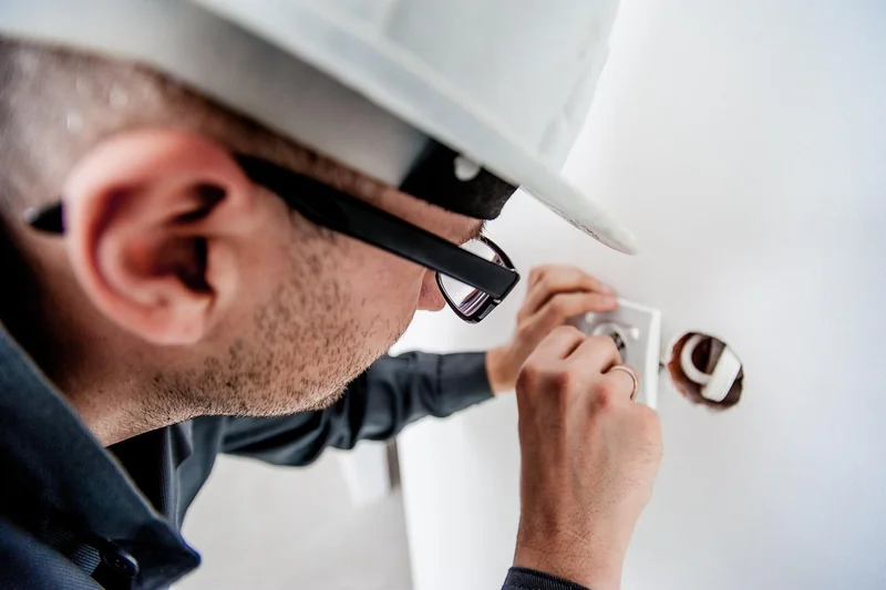 Hauteur des prises électriques : ce que dit la réglementation
